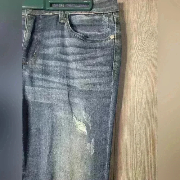 Women's Judy Blue jean size 32 Straight Fit. - Picture 2 of 10